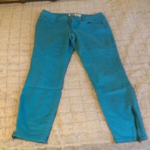 lei Women's Vibrant Blue Ankle Jeans